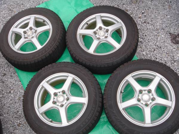 アルミ付きスタッドレスタイヤ215/60R16溝6mm中古4本セット