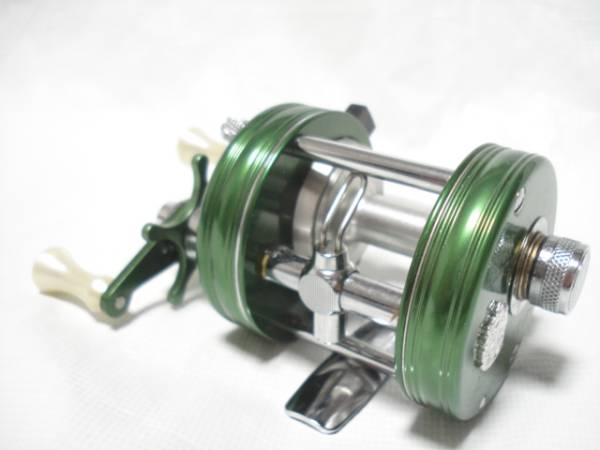 ABU2500C ノスタルジアグリーン 中古美品 アブ ABU2500Cノスタルジア