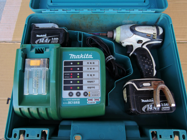 makita◇マキタ 充電式インパクトドライバー◇TD130D