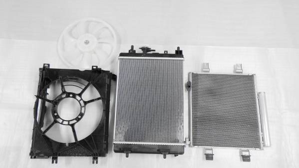 LA250S キャスト 純正ラジエター・コンデンサー・ファン セット