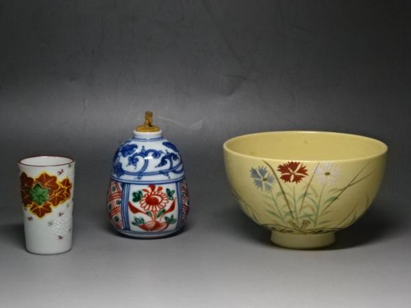 ▲茶道具【茶箱用3点】香泉/銘 茶碗・春峰造 茶巾筒・染付振出