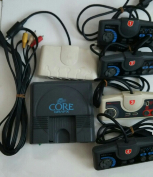 PCエンジン☆CORE GRAFXコア本体+コントローラー4本マルチ