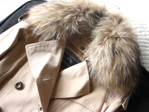 即決バーバリーロンドン完売ファー付トレンチコート40ライナー付