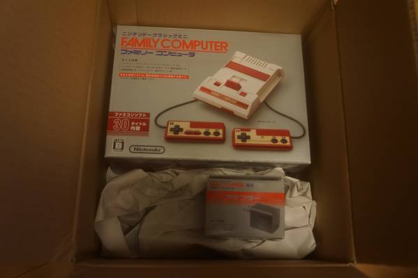 新品 任天堂 クラシックミニ ファミコン ACアダプタ付 ラスト１