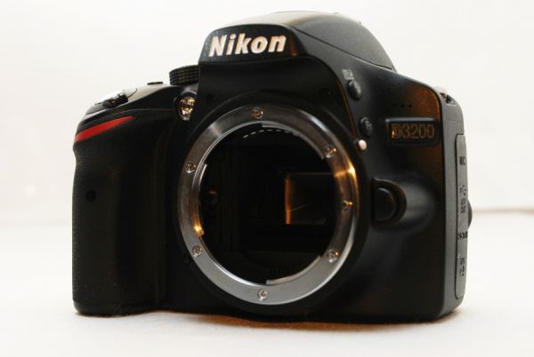 ☆極上美品☆ Nikon ニコン D3200 ボディ 元箱付属品一式