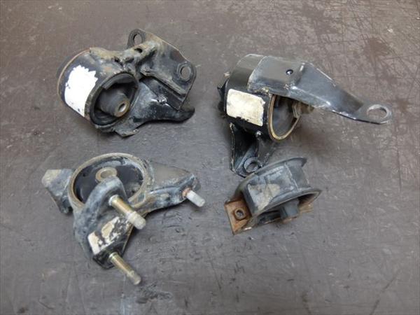 AE111 レビン 4AG 5バルブ TRD 強化エンジンマウント　予備に