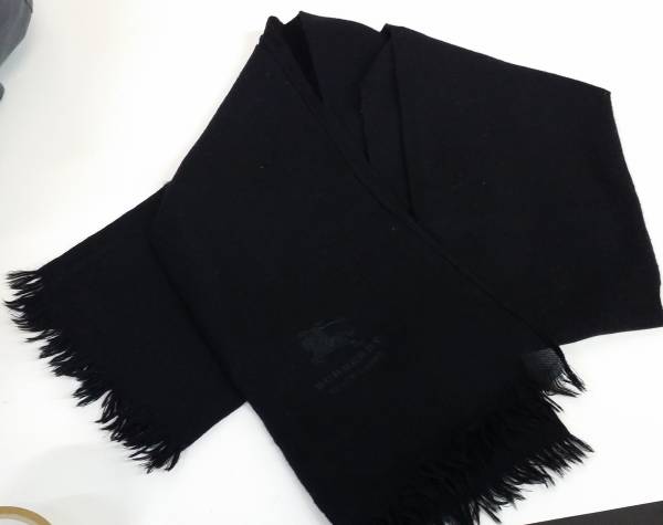 BURBERRY（バーバリー） ブラック ストール BURBERRYブラックレーベルのストール・マフラー☆ 60 LABEL ⁄ BLACK