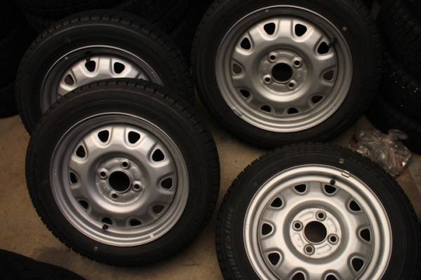 ダイハツ１４インチホイル+スタッドレスタイヤ４本セット