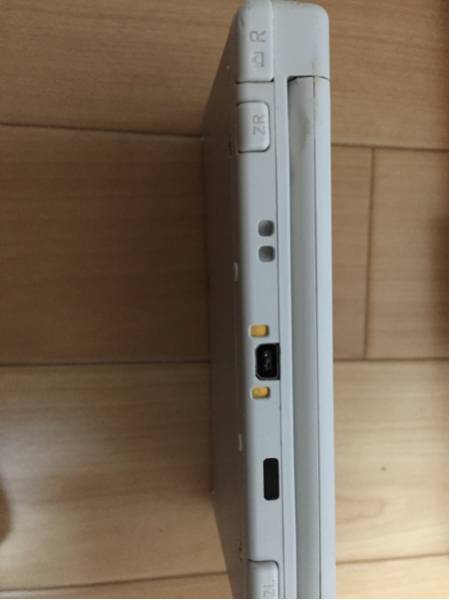 中古品 難あり new 3DS おまけにソフト付き