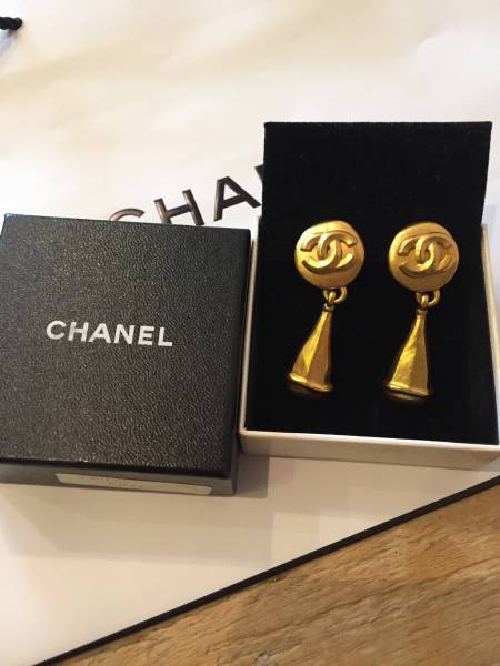 CHANEL ヴィンテージ ゴールドイヤリング 箱付き 送料365円 CHANEL ヴィンテージ ゴールドイヤリング 箱付き 送料365円