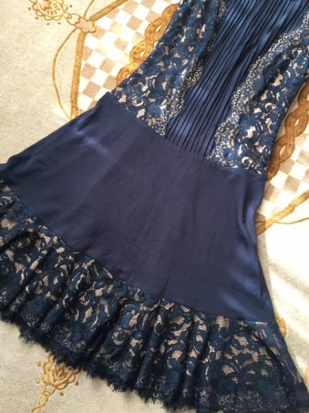 TADASHI SHOJI 総レースのワンピースドレス　サイズ2 美品 TADASHI SHOJI タダシ・ショージ 総レースドレス 美品 TADASHI