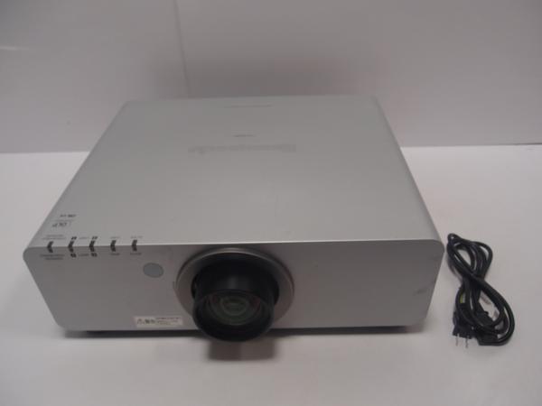 ■[良品]Panasonic 5000lm プロジェクタ PT-D5000 ランプ99時間