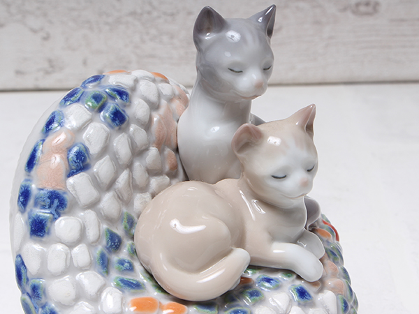 LLADRO リヤドロ 少女と子猫 陶器人形 置物 フィギュリン リヤドロ 6664 バルセロナの街角(仔猫) フィギュリン 陶器人形 0
