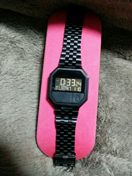 NIXON RE-RUN 黒腕時計 デジタル 