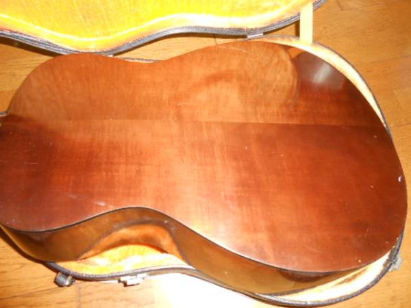 1960年代 YAMAHA ヤマハ FG-110 赤ラベル 音叉マーク ヤマハ緑ラベル