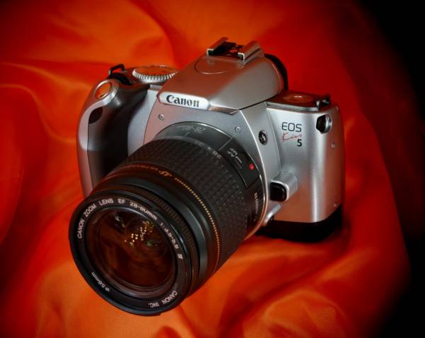 ★フィルムカメラにチャレンジ！★名機 Canon EOS KISS 5★Canon 28-80mmレンズ付き★即決★