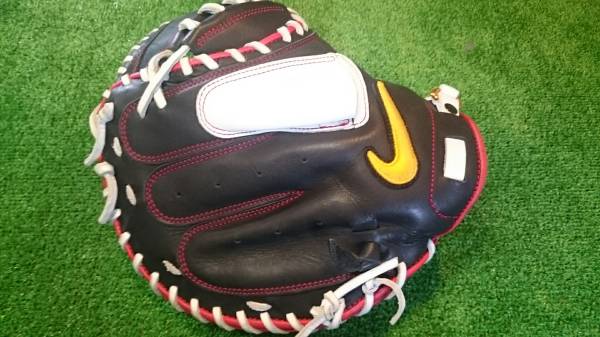 美品 ナイキ 城島モデル キャッチャーミット 型付け済み 一般軟式(捕手