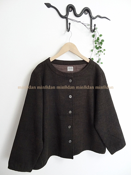 美品 群言堂 登美 Tomi ざっくり風合いコットン 中綿入りノーカラージャケット 石見銀山生活文化研究所