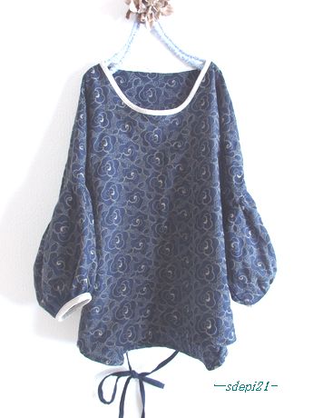 ★ハンドメイド3　紺花柄総刺繍ウールパフスリーブプル　3～4L★