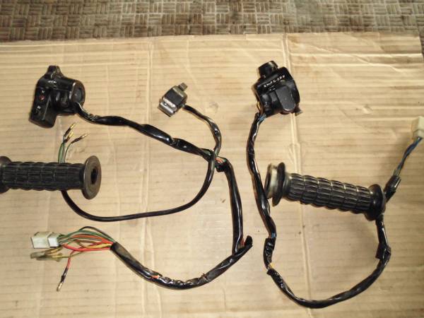 W3　左右 ハンドルグリップ　スイッチ