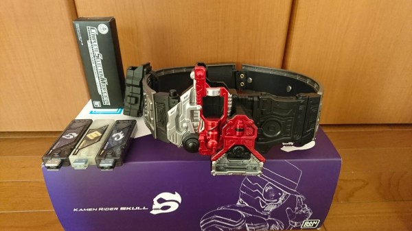 未開封　CSMロストドライバー　T2ジョーカーメモリ　不備対応品付　仮面ライダー CSM ロストドライバー、CSM T2ジョーカーメモリ セット 中古品 商品