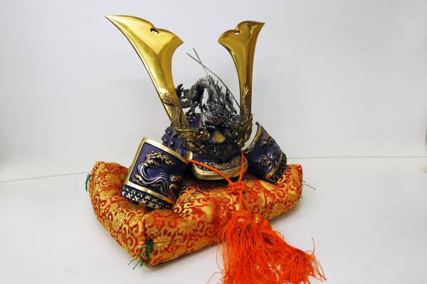 兜　源氏星兜 ◇◇中古 源氏星兜 五月人形 兜 鉄 龍 兜飾り 武具 甲冑飾り 武将 端午