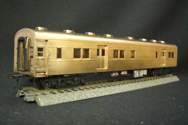 宮沢 スユニ60形郵便荷物合造車・生地車体.TR11装着～レストア仕掛