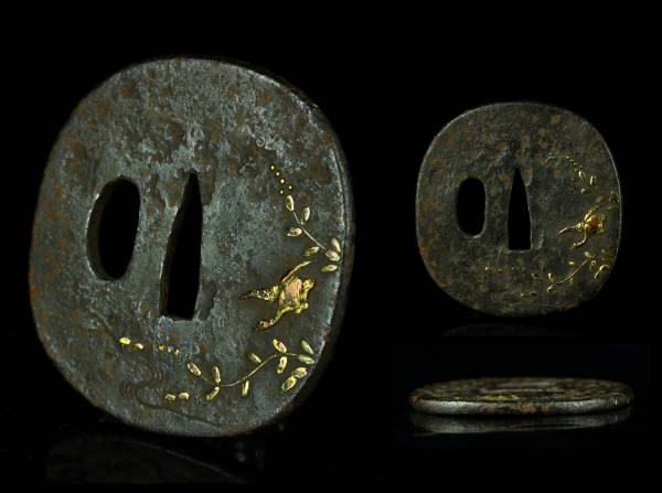 金象嵌) 鍔 唐草鳥遊図 〈江戸時代〉 金象嵌) 鍔 唐草鳥遊図 〈