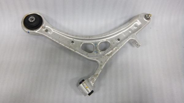 スバル レヴォーグ(VM)/WRX STi(VAB)/S4(VAG) 純正アルミロアアーム右