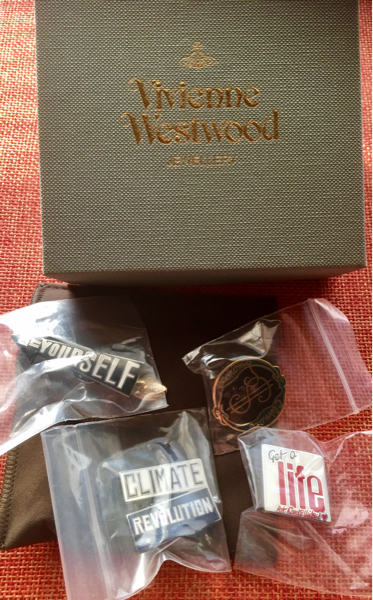 最終値下げ！ワールズエンド限定ピンバッジセット①