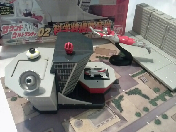 ウルトラマン 科学特捜隊基地 サウンドウルトラシティ☆ウルトラマンフィギュア付き☆サウンドユニット機能 ウルトラマン バルタン 音声
