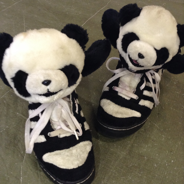 レア Adidas Jeremy Scott アディダス ジェレミースコット パンダ ベア スニーカー 28 5 キャリパミュ 篠田 28 5cm 売買されたオークション情報 Yahooの商品情報をアーカイブ公開 オークファン Aucfan Com