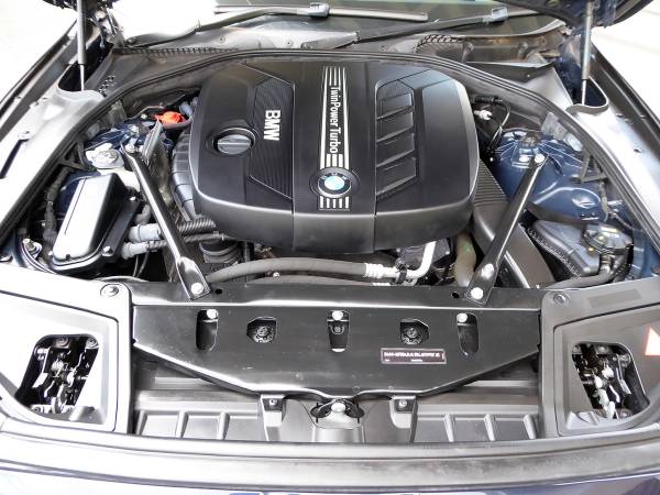 ☆BMW523d☆ラグジュアリー!!ナビ/黒革/HID/ディーゼル/車検付♪_10