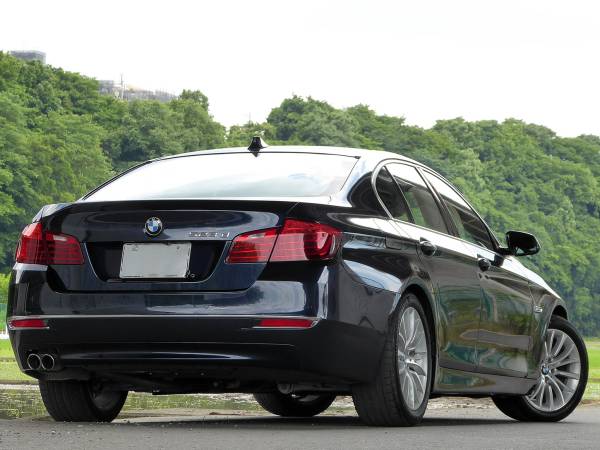 ☆BMW523d☆ラグジュアリー!!ナビ/黒革/HID/ディーゼル/車検付♪_4