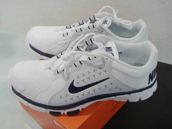 1710♪♪ナイキ　フレックス　スプリームＴＲ 28cm