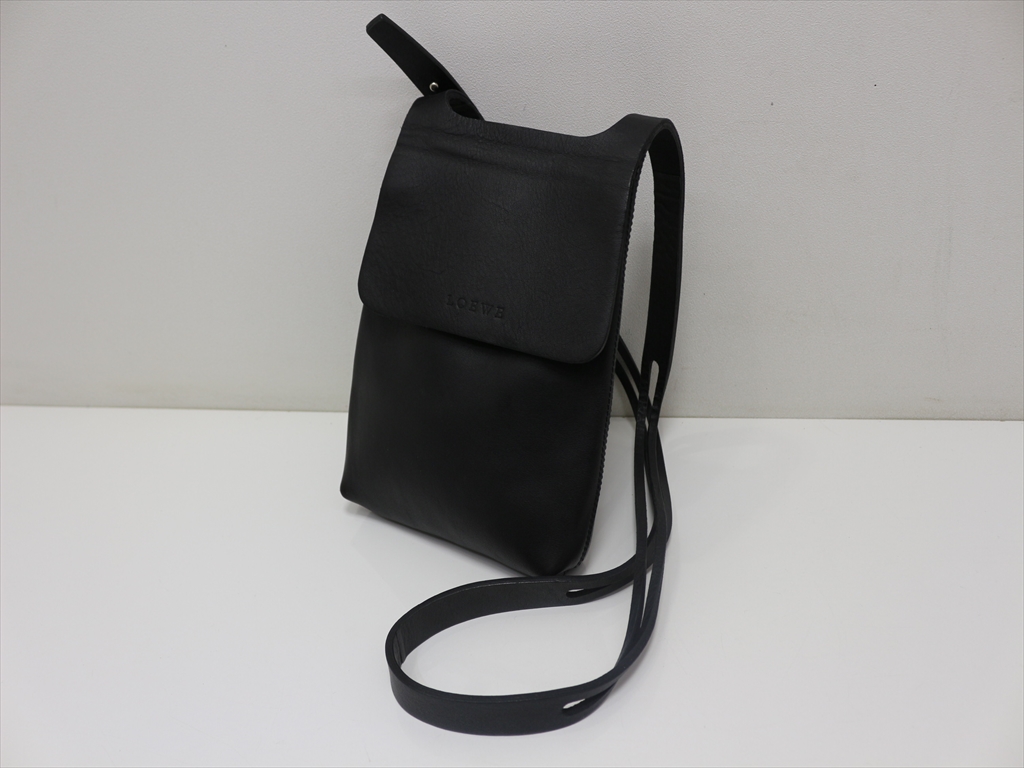 正規良品【ロエベ】ショルダーバッグ　レディース鞄　本革/レザー　メンズOK　黒/ブラック　b209