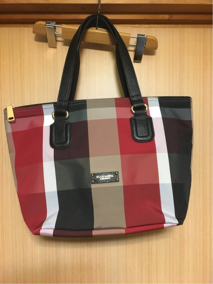 新品☆バーバリーブルーレーベルクレストブリッジ☆トートバッグ☆鞄☆赤☆定番