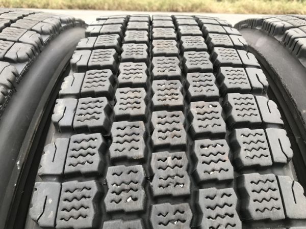 LJ055) BRM再生タイヤ(パターン ブリヂストン W911) 11R22.5 14PR 4本