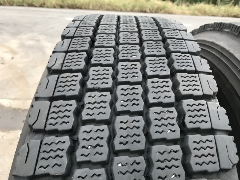 LJ055) BRM再生タイヤ(パターン ブリヂストン W911) 11R22.5 14PR 4本