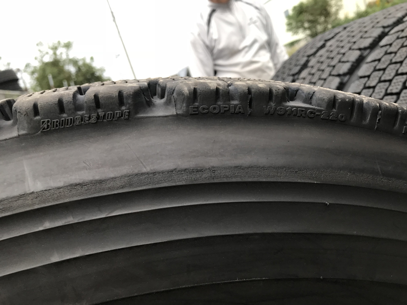 LJ055) BRM再生タイヤ(パターン ブリヂストン W911) 11R22.5 14PR 4本
