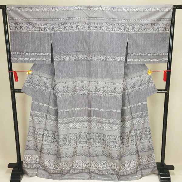 【針子】シャリ感紬◆横縞オリエンタル更紗訪問着＊シンプルグレー地◇袷正絹着物