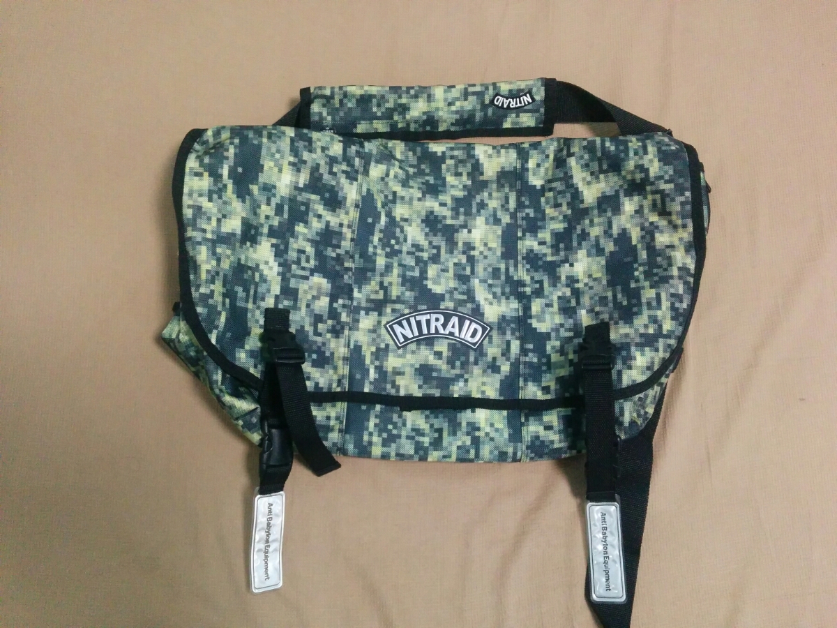 NITRAID 美品 NITRAID モザイクリアルウィード MESSENGER BAG