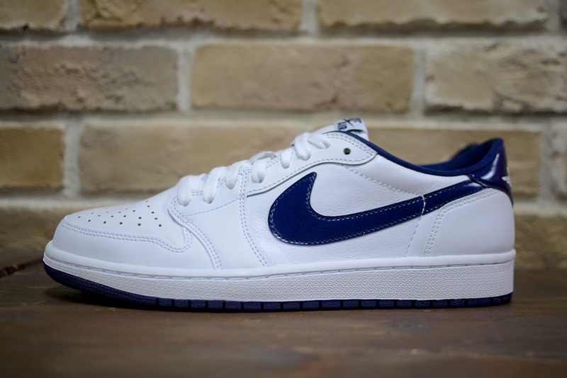 スニーカー NIKE AIR JORDAN 1 UNIVERSITY BLUE 27.0cm 0 JORDAN OG AIR HIGH ジョーダン RETRO ナイキ Retro Jordan レトロ