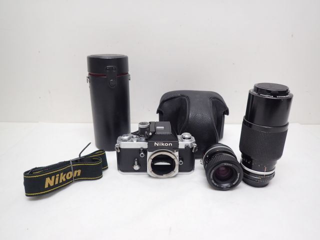 Nikon デジタル一眼レフカメラ ズームレンズ2本付き Nikon D5000