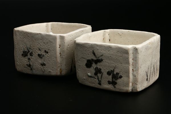 航】日本美術 美濃古陶 古志野 絵志野 四方向付 一対 極上桐箱 初荷
