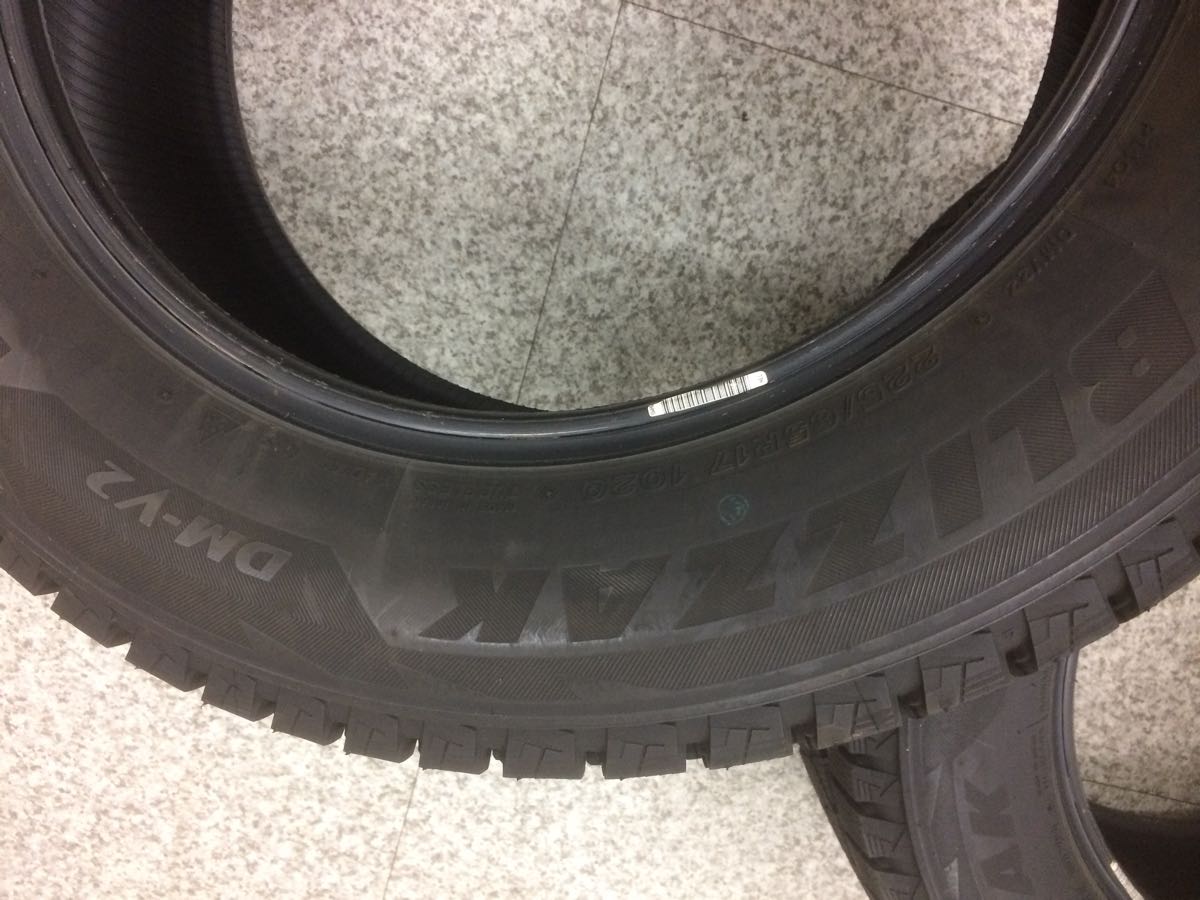 225/65R17 DM-V2 ブリヂストン バリ山 4本