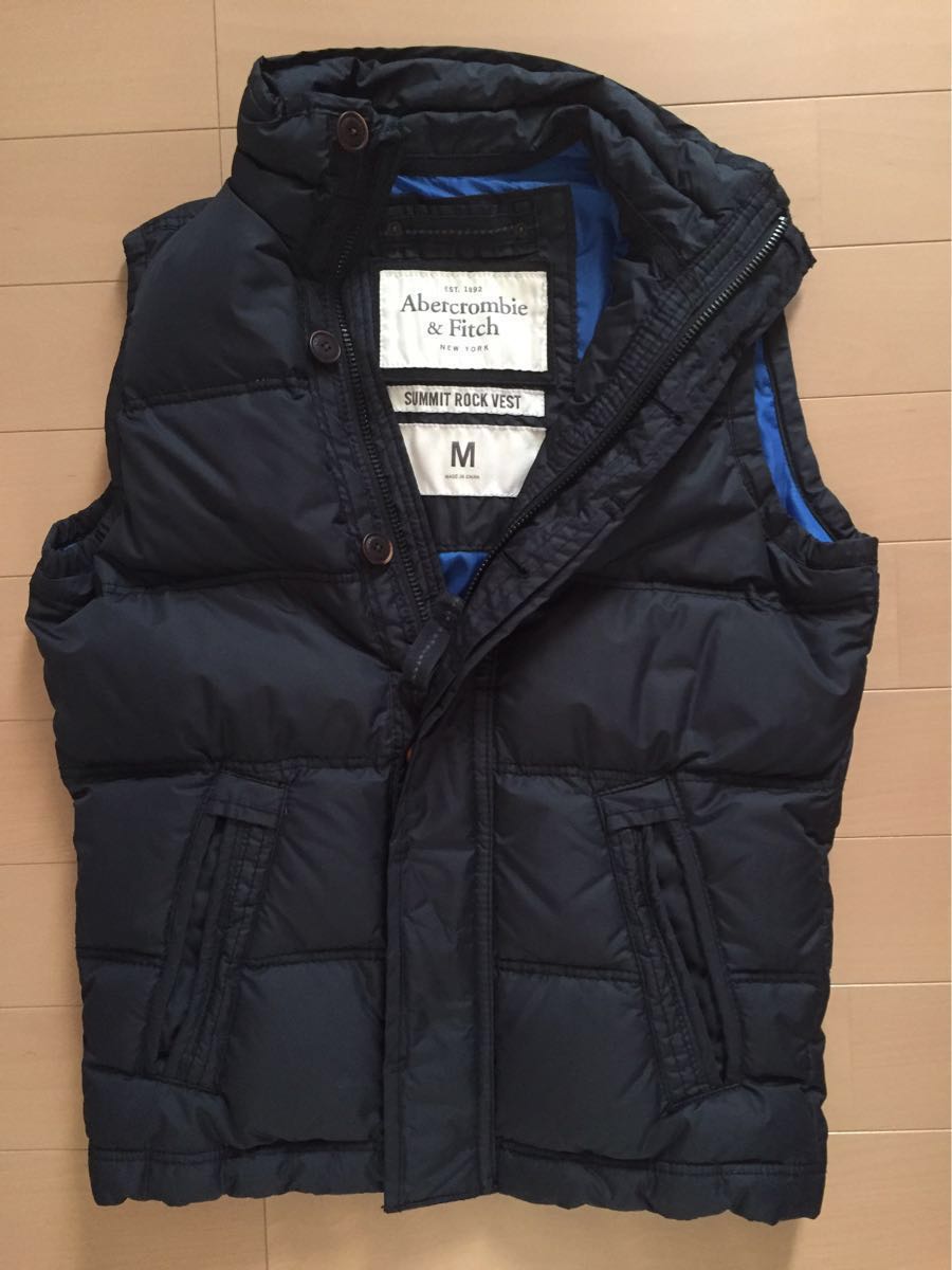 ゆうき【正規品】アバクロ A&F ダウンベスト 迷彩 M アバクロ ダウンベスト & Fitch Abercrombie 公式通販 店舗や値段