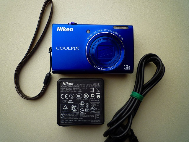 S6200 COOLPIX Nikon Camera Digital 美品Nikon ニコン、10倍ズームの
