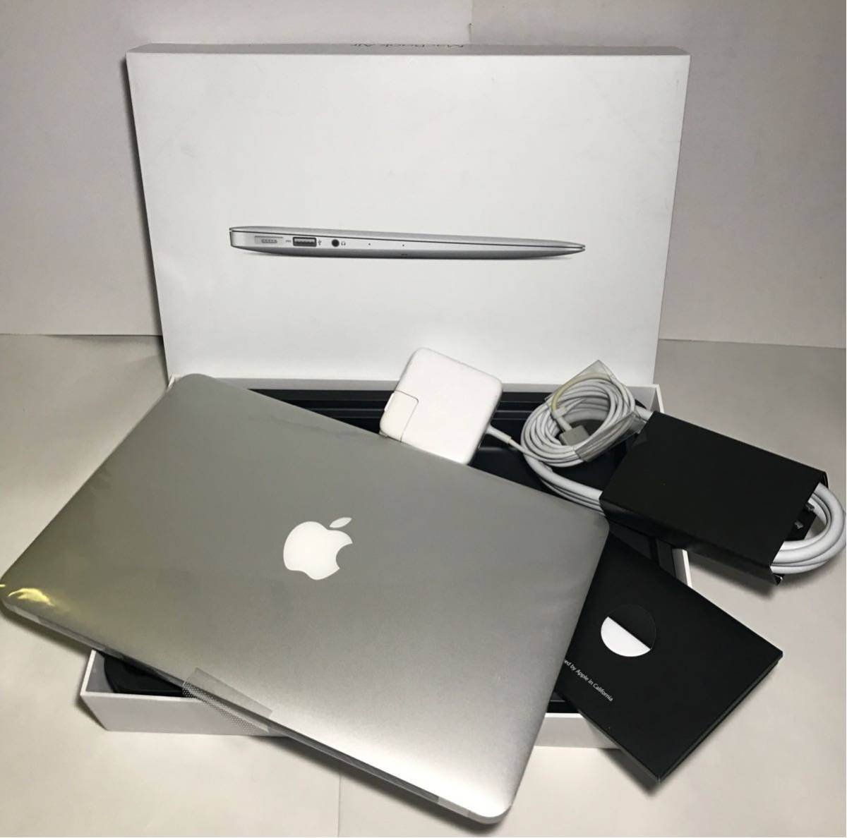 中古美品】APPLE MacBook Air (1.6GHz Dual Core i5/11.6インチ/4GB 
