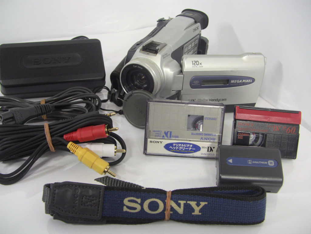 ダビングに！【動作確認済み】再生OK・録画OK SONY MiniDVビデオカメラ DCR-TRV27+付属品8点/0004